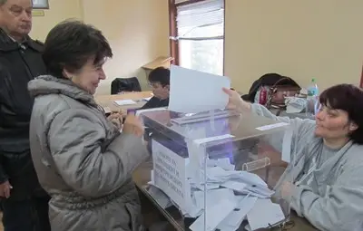 Обвиниха член на изборна комисия във Велико Търново за фалшификация на референдума