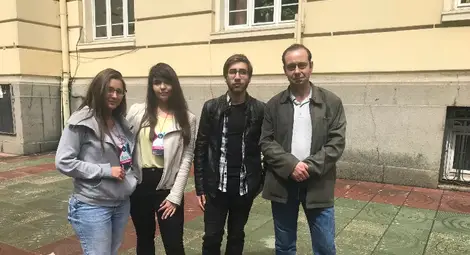 Милка Костова /втората отляво/ е в челната десятка на най-добрите говорители.                                         Снимка: Личен архив