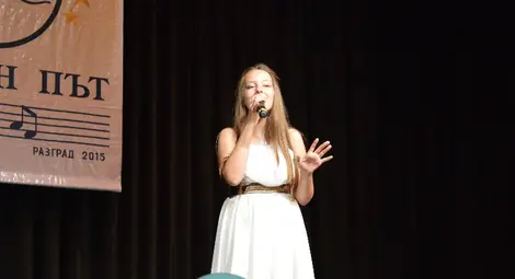 Мирела Димитрова с Гран при от Национален детски фестивал &bdquo;Звезден път&ldquo; 