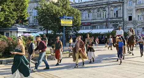 Крали Марко на кон в центъра на Русе /галерия/ Крали Марко на кон в центъра на Русе /галерия/