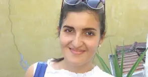 Коледна фабрика черпи с греяно вино и изкуство