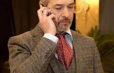 Д-р Александър Рудницки стана модна икона заради приятел Д-р Александър Рудницки стана модна икона заради приятел