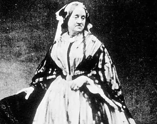 216 години от рождението на Анна Аткинс - първата жена-фотограф