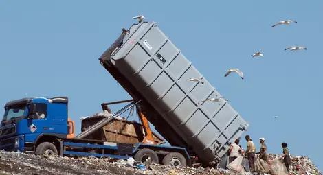 България не рециклира, а складира и не може да спре незаконните превози на отпадъци България не рециклира, а складира и не може да спре незаконните превози на отпадъци