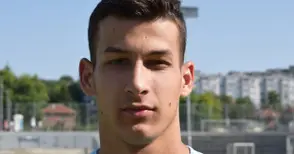 В началото Кристиан дори не харесвал футбола. А днес е титуляр в националния