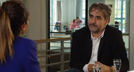 Дениз Юджел по време на интервюто