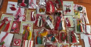 Мартенички на доброто помагат на деца и семейства в риск