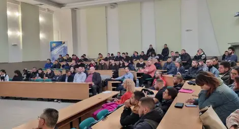 Студенти от Русенския университет се запознаха с дейността и възможностите за стаж и работа във вагоноремонтен и вагоностроителен завод &bdquo;Тракция&ldquo; АД