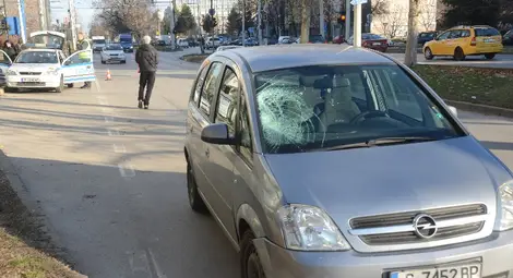 Затвор за пиян шофьор, блъснал пресичащ на червено аутист