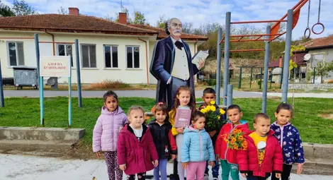 Петър Берон зае мястото си в Алеята на будителите в Караманово