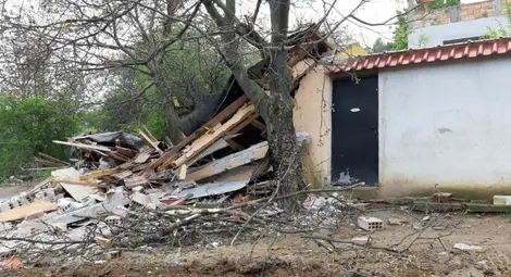 Багери събориха ромски къщи в старозагорската местност &bdquo;Карасиврия&rdquo;