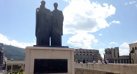 Преди 25 г. България първа призна Република Македония