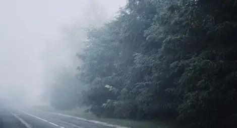 Облаци и дъжд на много места, температурите тръгват надолу