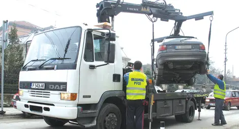 Съдът издирва кой вдига колите с паяк