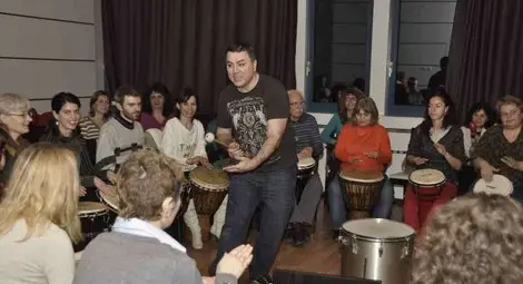 Барабанен кръг настройва вибрациите на позитивна вълна