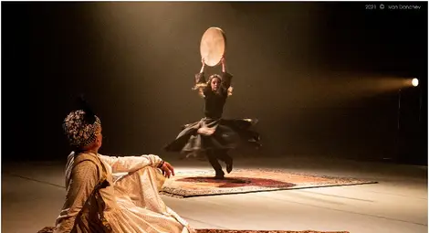 Режисьорът на &bdquo;Шахнаме: Сказание за Зал&ldquo; Елена Панайотова преди гостуването в Русе: Това е една любовна история от древността, нещо като Ромео и Жулиета, но с хепиенд