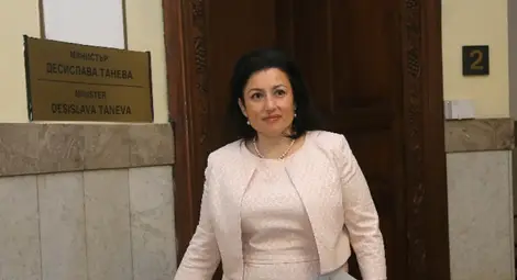 Танева: За обезщетения заради Covid-19 могат да кандидатстват всички земеделци Танева: За обезщетения заради Covid-19 могат да кандидатстват всички земеделци