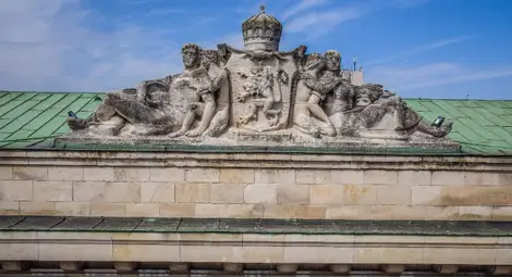 Каменният герб на Съдебната палата в Русе се превърна в символ на Окръжния съд