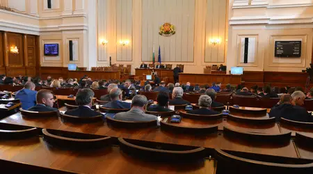 Народното събрание ще обсъди бюджетите на държавата за пенсии и за здраве за 2016 г.