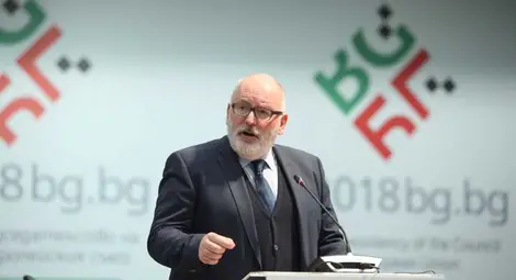 Франс Тимерманс: Начинът, по който е организиран светът, ще се преобърне с главата надолу