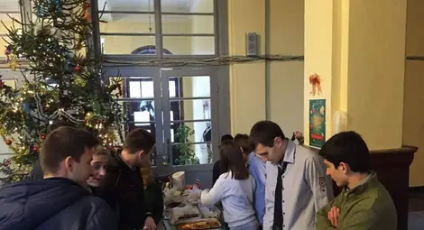 914 лева за нови столове събраха в Математическата