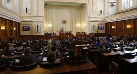 Ден първи след оставката: Има кворум в парламента