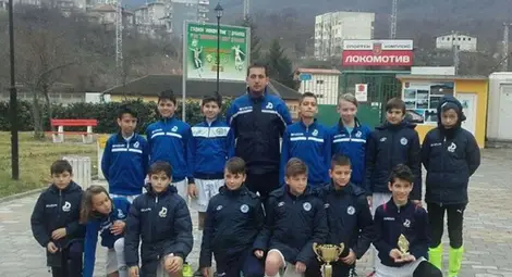 Николай Дойнов с възпитаниците си. Снимка: Архив Николай Дойнов с възпитаниците си. Снимка: Архив