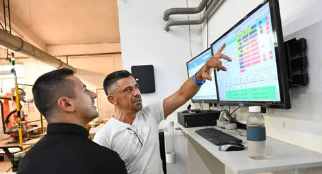 Направихме дигитализацията по-скоро за собствено удоволствие, беше предизвикателство, казва съсобственикът Слави Славов (вдясно).