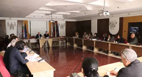 587 ученици в 28 специалности от 10 училища в Русе и областта са в дуална форма на обучение