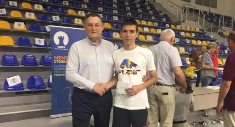 15-годишният Станислав Ботев се класира първи в международен турнир по шахмат 15-годишният Станислав Ботев се класира първи в международен турнир по шахмат