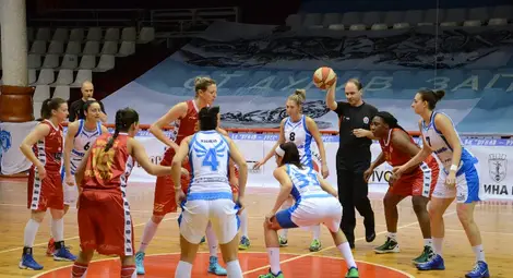 &bdquo;Дунав 8806&ldquo; разкъса &bdquo;Хасково&ldquo; и пред празни трибуни