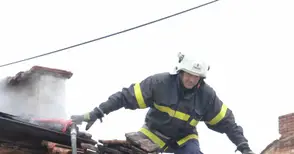 Късо съединение изпепели къща срещу Пантеона