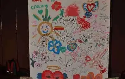 Ръчно изработени картички и любовни пожелания за Свети Валентин в Доходното здание