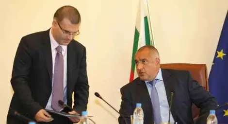 "Файненшъл Таймс": Дянков раздразни вложителите