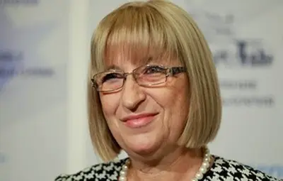 Трамвай спря заради Цецка Цачева пред ВСС