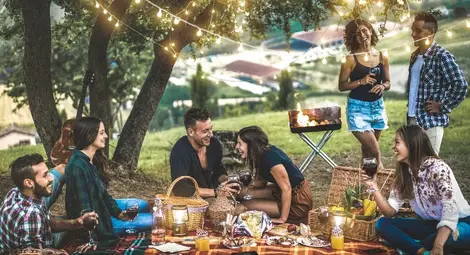 Как да създадем перфектната лятна нощ за семейството и приятелите?