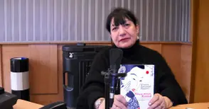 Дипломатката Юлиана Антонова превежда за русенци израза „Моши, моши, Япония“