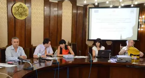 Сухи фонтани и класическа музика ще дават новия облик на Главната