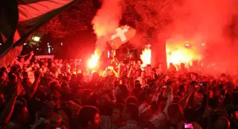 Хиляди старозагорци посрещнаха Купата на България /галерия/ Хиляди старозагорци посрещнаха Купата на България /галерия/