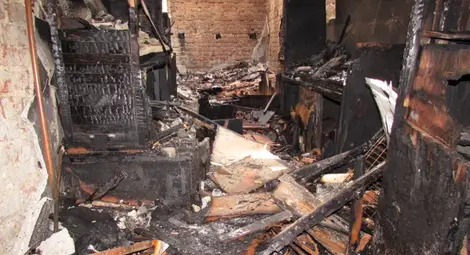 Незагасена цигара подпалила бившето училище в Средна кула