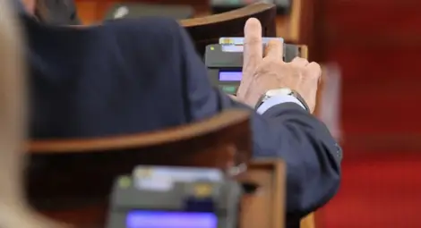 Мораториумът за тока, водата и парното звучи добре. И веднага започнаха поправките