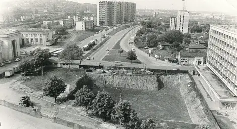 Черно-бели мигове от цветната мозайка на живота: Подлезът пред Централна жп гара - началото