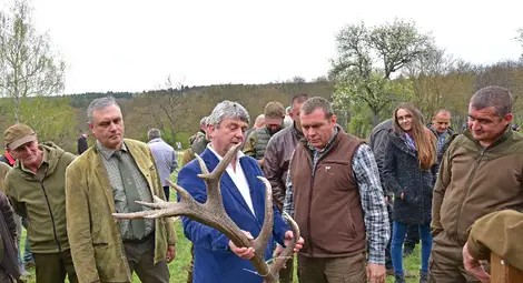 Стотици паднали рога от благороден елен показаха на традиционната изложба в ДЛС &bdquo;Воден &ndash; Ири Хисар&rdquo;