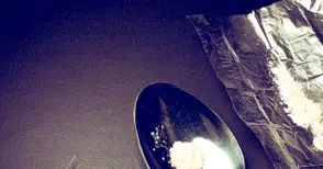 Наркоман с условна присъда за инжекция с доза хероин