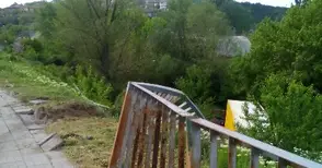 Турски ТИР падна в пропаст до Янтра