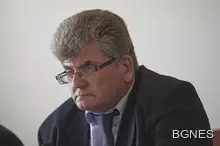 Еленко Божков: Парадокс е хората да ползват по-малко ток, а да плащат повече