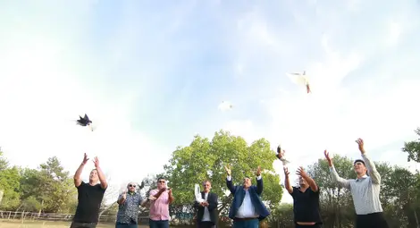 СДС откри предизборната си кампания в Русе с молебен за успех и бели гълъби