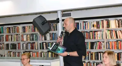 Поетесата с Иван Херцег и Ана Васунг на представяне в Загреб.