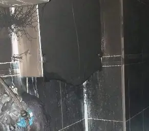 Протегната ръка:  Платформата &bdquo;Приятели, помагайте&ldquo; пусна тока в изгорелия дом на русенско семейство