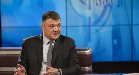 Николай Свинаров се извини на Инвестбанк